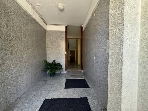 Duplex T3 com terraço e vistas de rio - Praça das Flores, Porto
