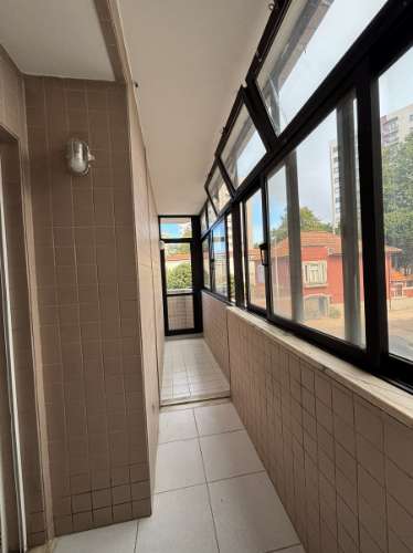 T2 em Ramalde com varanda envolvente e elevador
