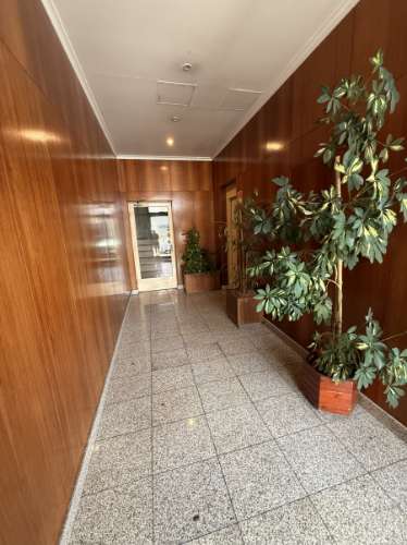 T2 em Ramalde com varanda envolvente e elevador
