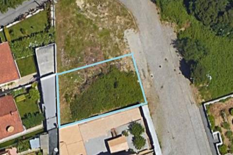 Lote de Terreno Construção Moradia Geminada - Arrifana