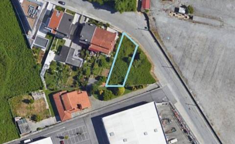 Lote de Terreno para construção de Moradia Geminada.