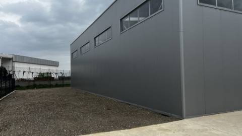 Armazém com construção recente em Vila Nova de São Bento I Possibilidade de Venda Conjunta