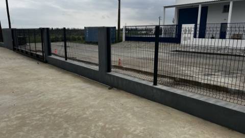 Armazém com construção recente em Vila Nova de São Bento I Possibilidade de Venda Conjunta