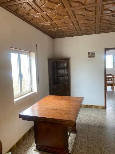 Moradia Térrea Remodelada com Amplo Terreno em Vale de Vargo , Serpa