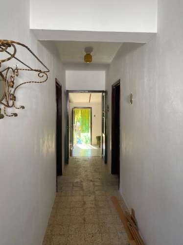 Moradia T4 com Quintal Amplo e Garagem - Oportunidade para Remodelar ao Seu Gosto