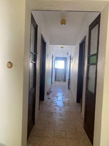 Moradia T4 com Quintal Amplo e Garagem - Oportunidade para Remodelar ao Seu Gosto