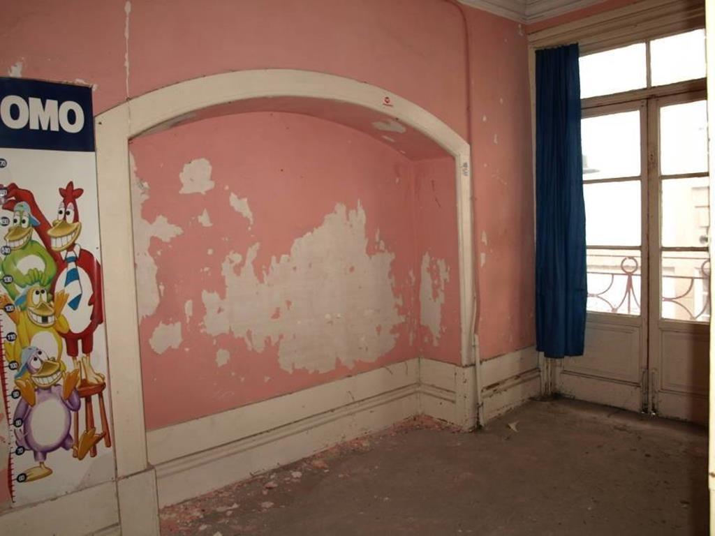Moradia para reconstrução - Rua do Comércio (Porto)