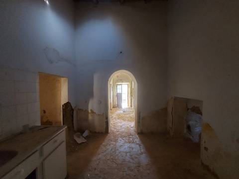 Quintinha com casa antiga a 15 minutos de Albufeira com furo !