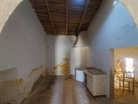 Quintinha com casa antiga a 15 minutos de Albufeira com furo !