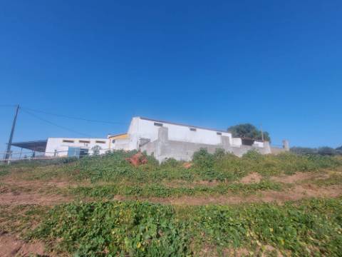Monte Alentejano com amplas áreas de construção! Ideal para Turismo Rural! Oportunidade!