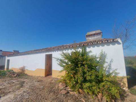 Monte Alentejano com amplas áreas de construção! Ideal para Turismo Rural! Oportunidade!