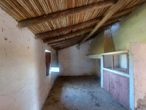 Monte Alentejano com amplas áreas de construção! Ideal para Turismo Rural! Oportunidade!