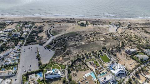 Moradia de Luxo na praia dos Salgados frente mar!