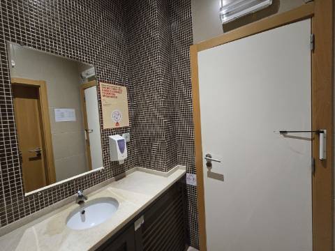 Estabelecimento Comercial em Funcionamento à Venda nas Ferreiras, Albufeira