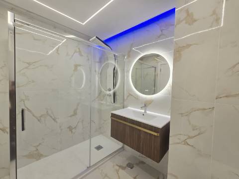Apartamento T2 de Luxo com Vista Mar - Primeira Linha, Quarteira
