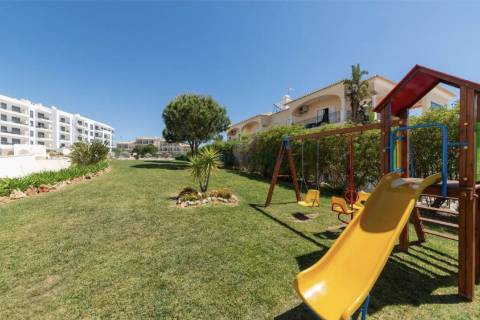 Apartamento T0+1 com Terraço Privativo e Licença AL | Torre da Medronheira, Albufeira