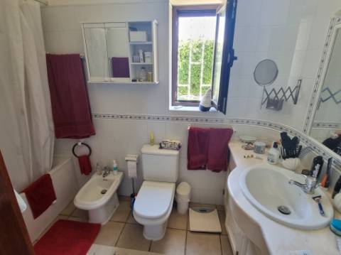 Moradia V3 toda térrea isolada com piscina,jardim e garagem - Vilamoura(Algarve)
