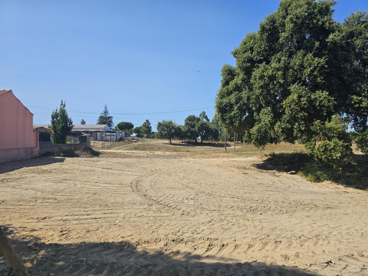 Terreno com 340 m2 em avos com eletricidade e loteamento - Passil (Alcochete)