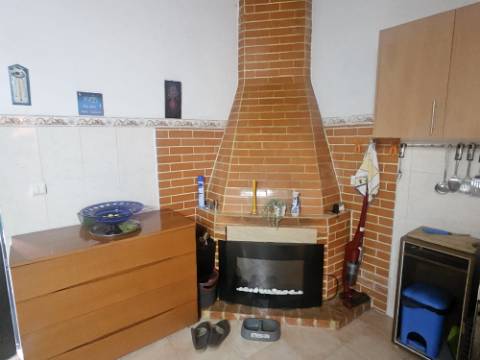 EXCLUSIVO - Quinta com 2069 m2, T1 e um armazém - Asseiceira(Palmela)
