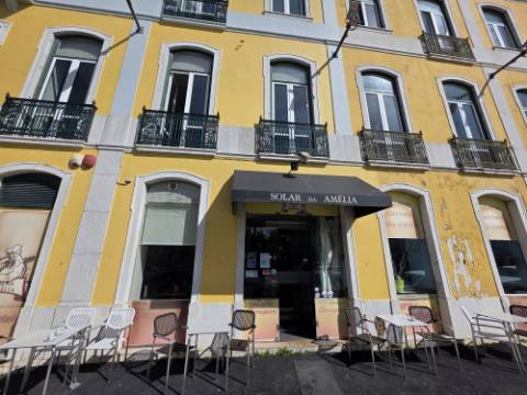 EXCLUSIVO - Oportunidade de Negócio - Trespasse de Snack-Bar / Take-Away em Pleno Centro de Setúbal(Av Luisa Todi)