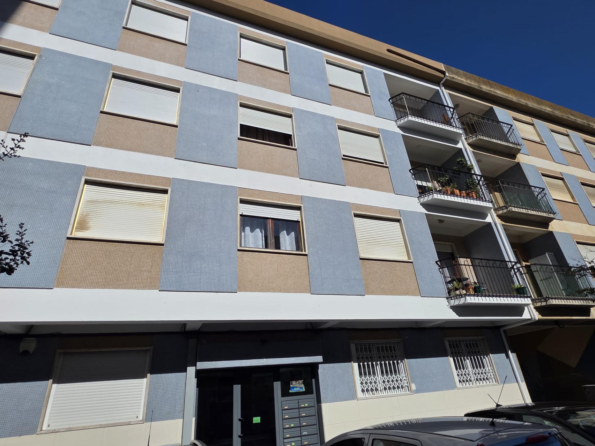 Apartamento T4 com boas áreas e excelente localização - Montalvão(Setúbal)