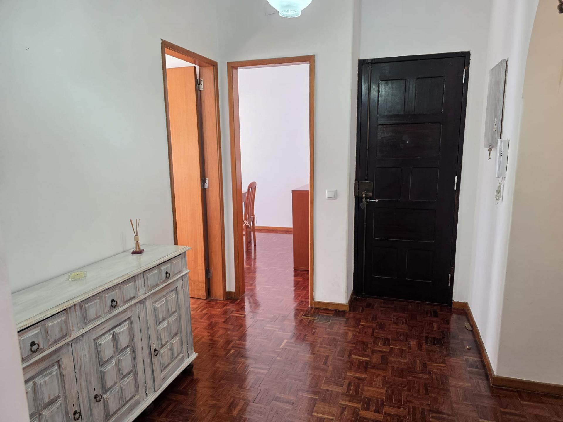 Apartamento T4 com boas áreas e excelente localização - Montalvão(Setúbal)