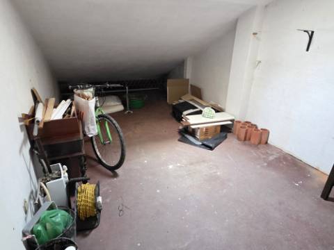 Apartamento T4 com boas áreas e excelente localização - Montalvão(Setúbal)