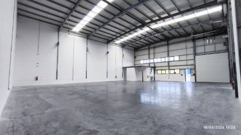 Armazém novo 505 m2 - Pé dto 8 mt.