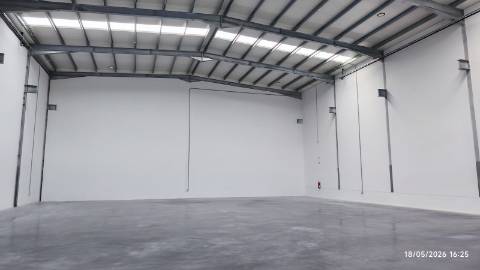 Armazém novo 505 m2 - Pé dto 8 mt.
