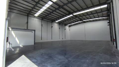 Armazém novo 505 m2 - Pé dto 8 mt.