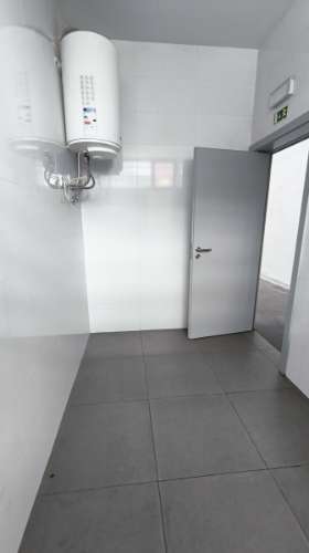 Armazém disponível para entrada imediata. 675 m2