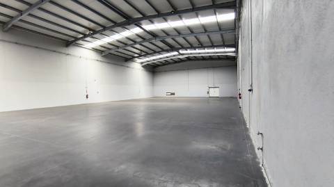 Armazém industrial. 680 m2. Z.I de Ovar