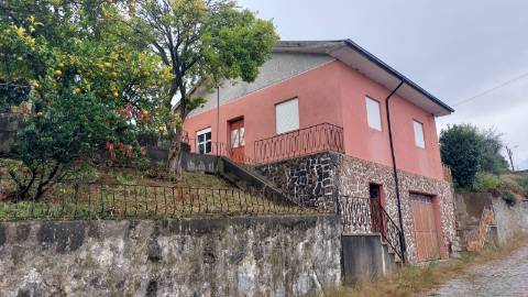 Moradia com Quintal
