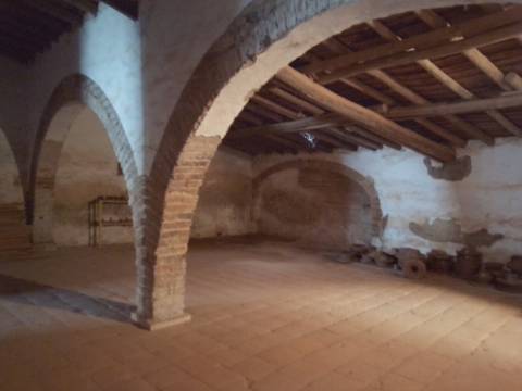 ANTIGA OLARIA