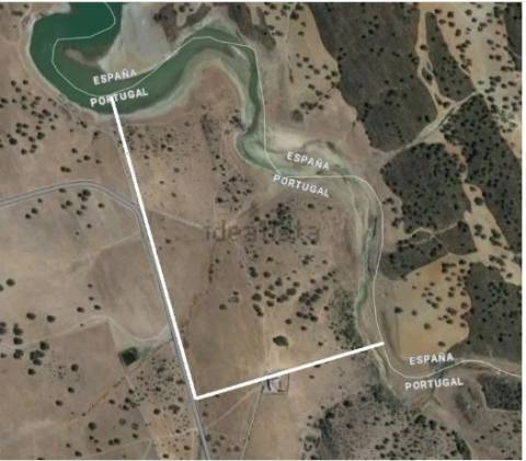 MOURÃO: 8 Kms, 21,6 hectares banhados pelo ALQUEVA (P/ 2 ancoradouros + casão 300 m2!)