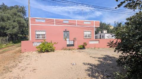 Terreno com duas casas: oportunidade em Santo Estêvão, Tavira