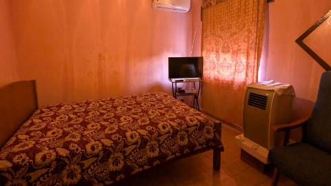 Terreno com duas casas: oportunidade em Santo Estêvão, Tavira
