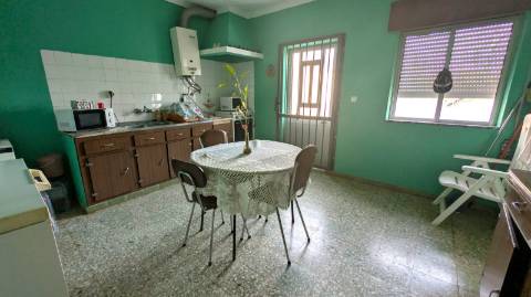 Terreno com duas casas: oportunidade em Santo Estêvão, Tavira
