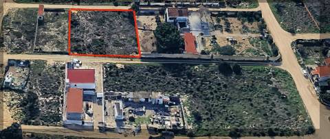Terreno 1.230 m² com Possibilidade de 2 Lotes | Natureza, Espaço e Potencial de Valorização