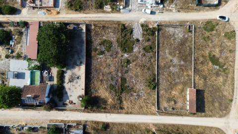 Terreno 1.230 m² com Possibilidade de 2 Lotes | Natureza, Espaço e Potencial de Valorização