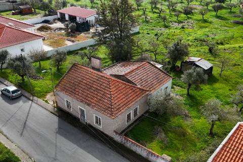 Moradia com Terreno de 2,9 ha para Venda na Aldeia do Futuro - Grândola