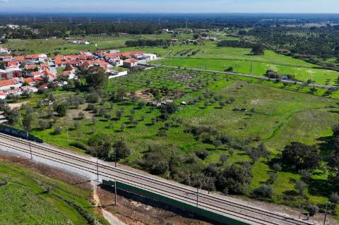 Moradia com Terreno de 2,9 ha para Venda na Aldeia do Futuro - Grândola