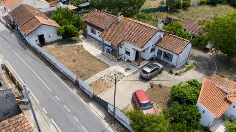 Descubra o refúgio perfeito para a sua família, com espaço e conforto em Vila Nova de Casével - Santarém