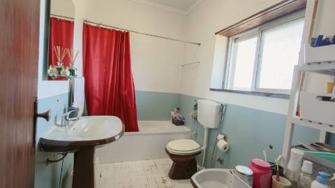 Descubra o refúgio perfeito para a sua família, com espaço e conforto em Vila Nova de Casével - Santarém