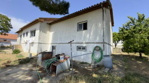Descubra o refúgio perfeito para a sua família, com espaço e conforto em Vila Nova de Casével - Santarém