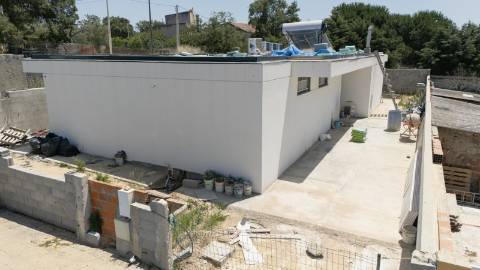 Moradia T3 de Arquitetura Contemporânea com Piscina e Suite Master | Nova Construção no Barreiro