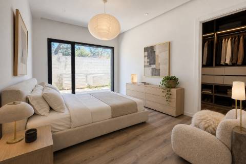 Moradia T3 de Arquitetura Contemporânea com Piscina e Suite Master | Nova Construção no Barreiro
