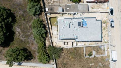 Moradia T3 de Arquitetura Contemporânea com Piscina e Suite Master | Nova Construção no Barreiro