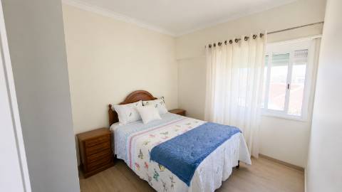 T3 Duplex Semi-Renovado no Cacém