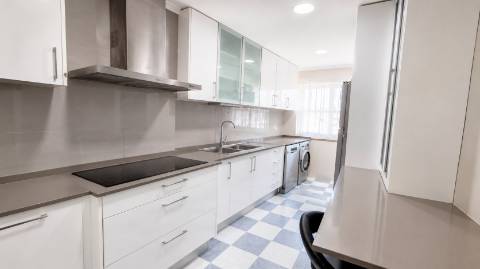 T3 Duplex Semi-Renovado no Cacém